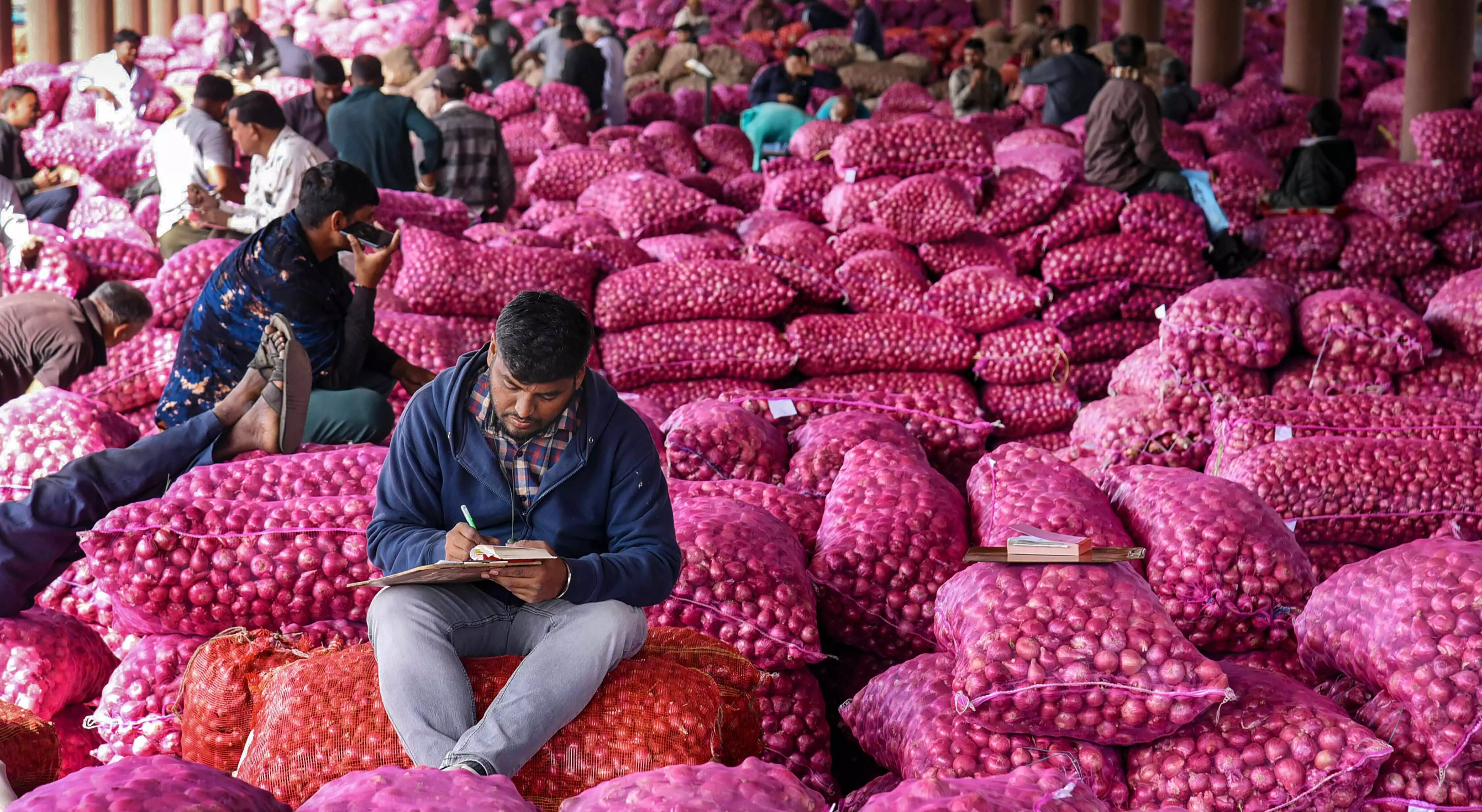 Onion prices in Lasalgaon wholesale market rise after scrapping of MEP