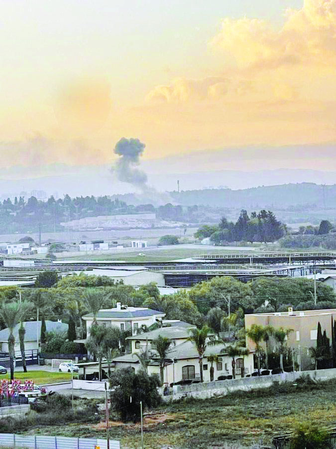 Yemeni rebel missile hits central Israel in rare attack