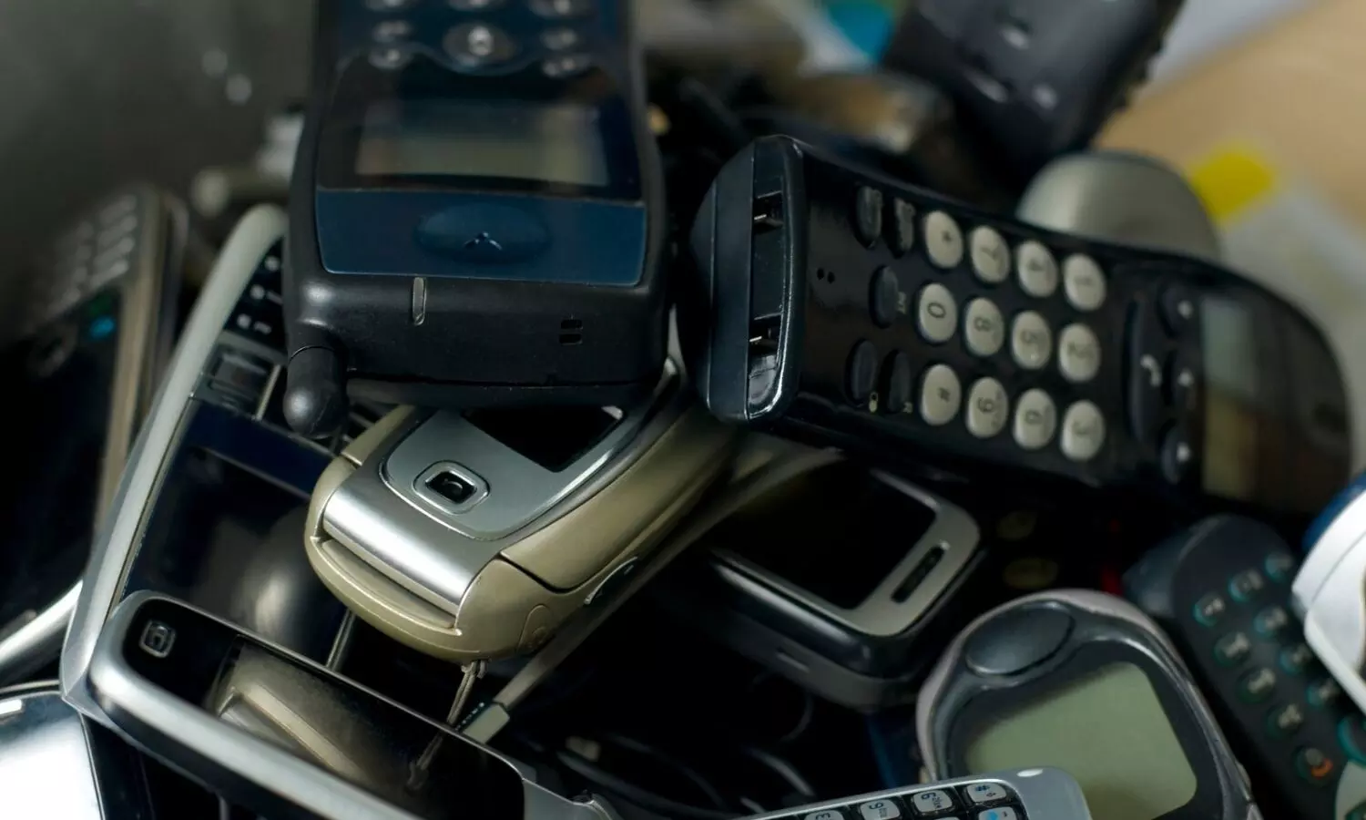 3 arrested in Delhi for smuggling stolen mobile phones to Bangladesh