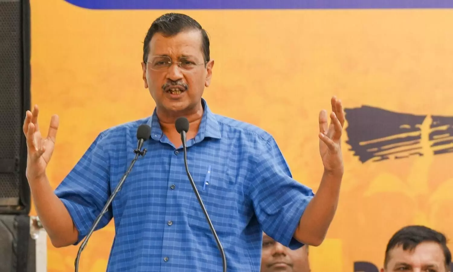 Delhi L-G to meet Kejriwal tomorrow, likely to tender his resignation; AAP MLAs to discuss name of new CM