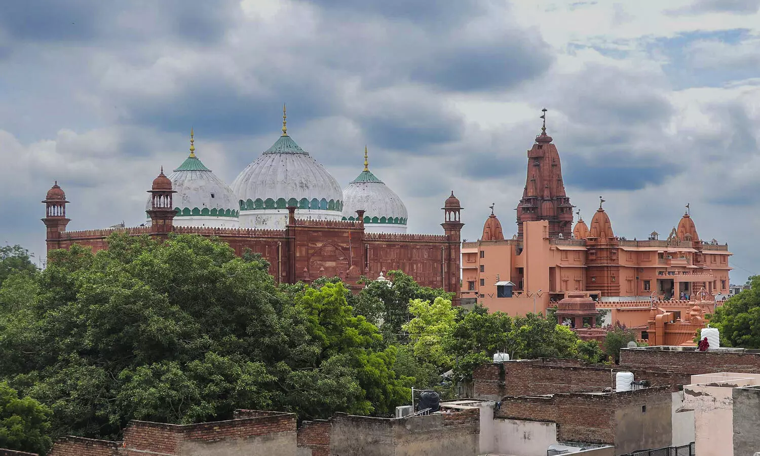 Shahi Idgah dispute: SC asks Muslim sides to apprise it whether appeal need to be filed in HC