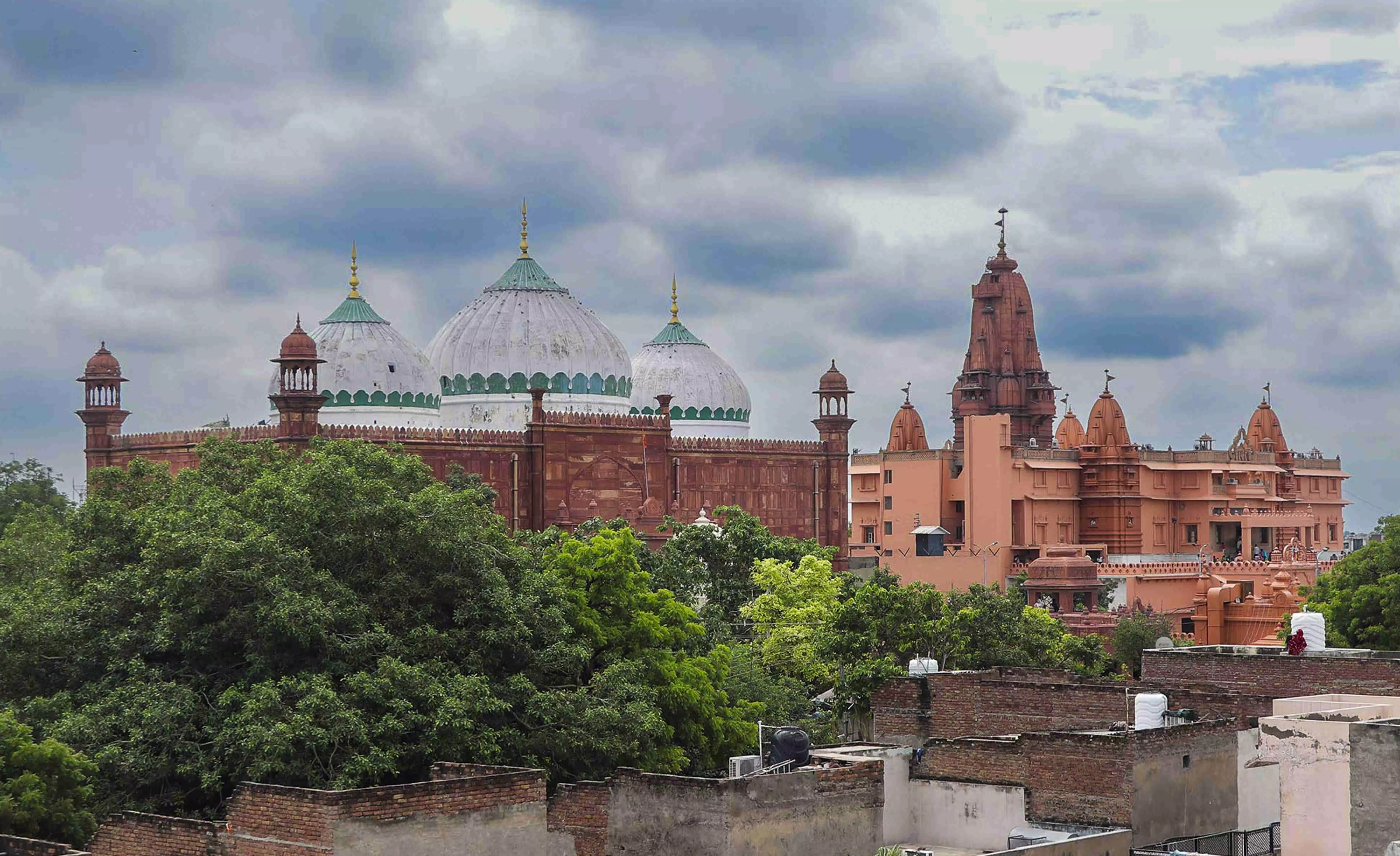 Shahi Idgah dispute: SC asks Muslim sides to apprise it whether appeal need to be filed in HC