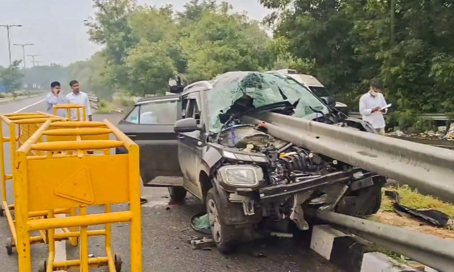 Speeding SUV crashes into guardrail near Rajghat, 2 injured