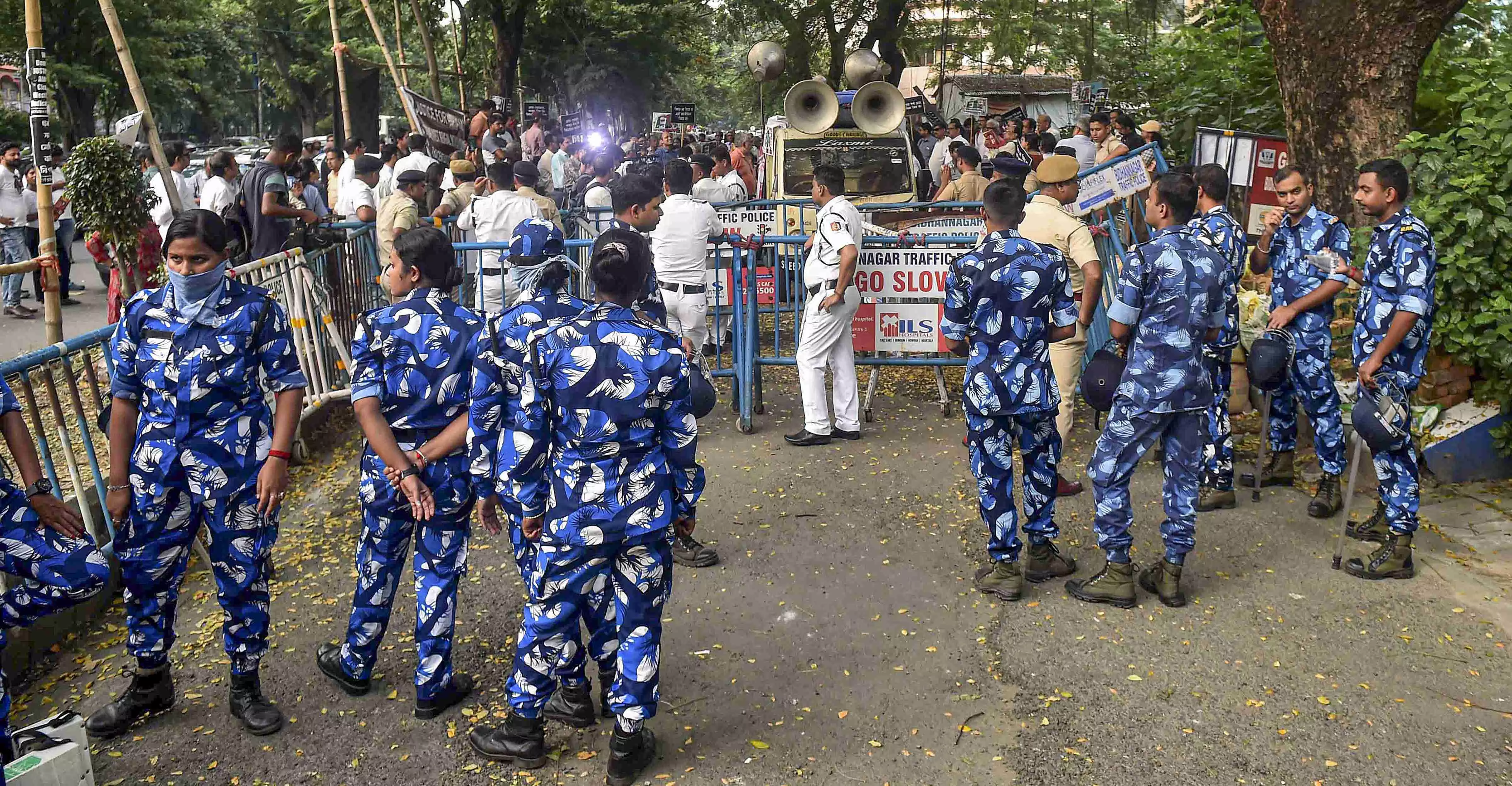 Bengal junior doctors hold march to CBI office in Salt Lake