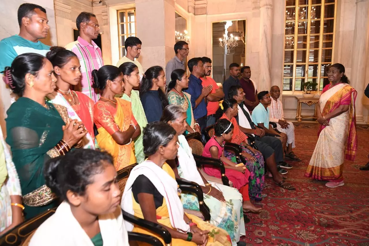 Naxal victims from Bastar share their grievances with President, mentions CM Sais sensitive efforts