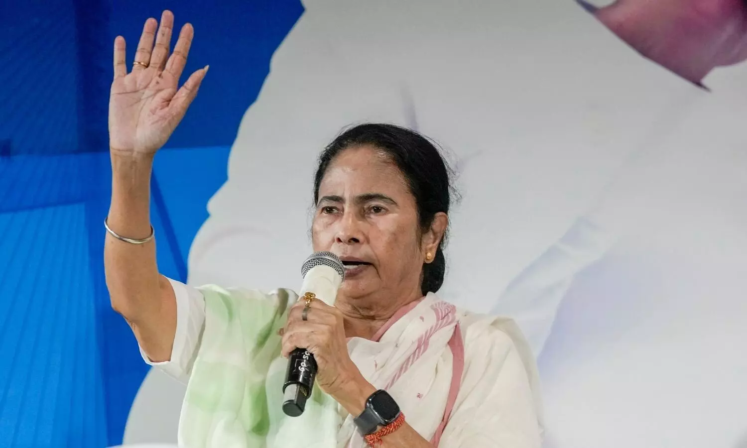 Mamata lauds setting up of semiconductor unit in Kolkata, assures full govt support Mamata lauds setting up of semiconductor unit in Kolkata, assures full govt support