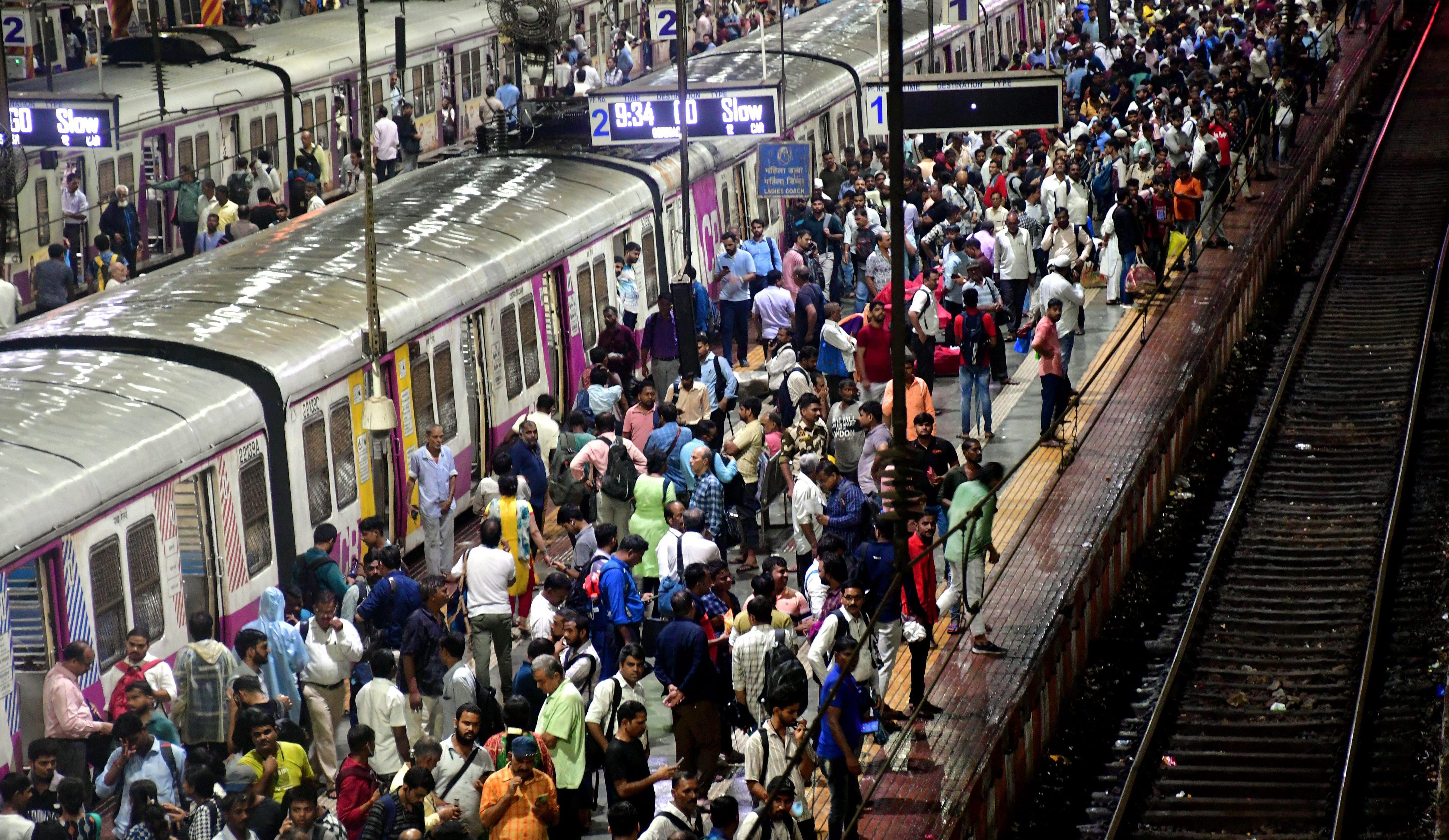 Mumbai traffic back on track after heavy rains; schools closed after IMD red alert