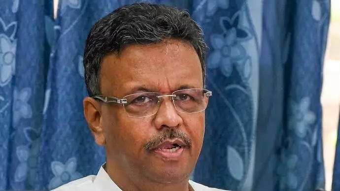 TMC MP Abhishek Banerjee’s office lodges police complaint against OSD to Kolkata Mayor TMC MP Abhishek Banerjee’s office lodges police complaint against OSD to Kolkata Mayor