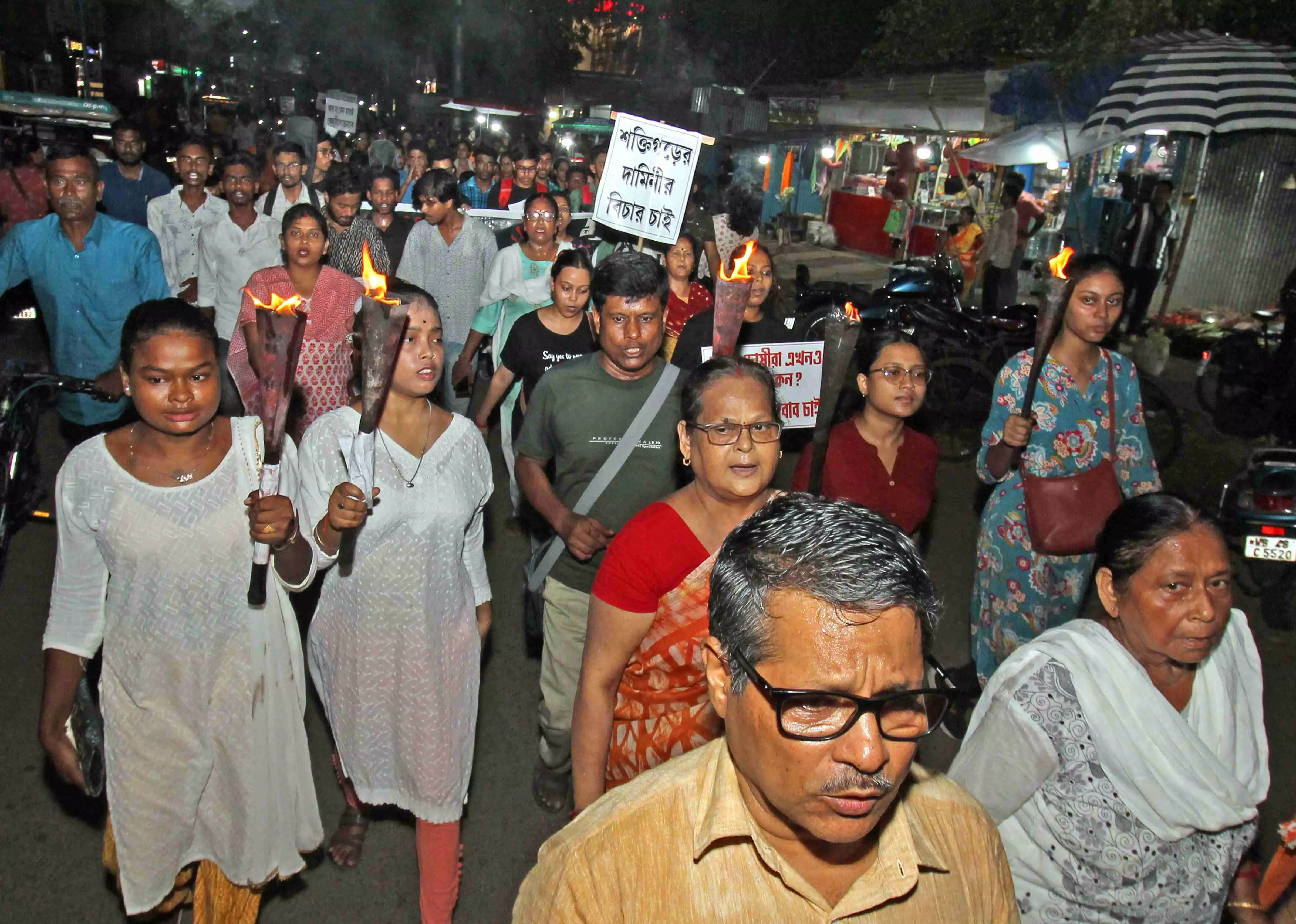 Junior docs in Bengal to decide on cease work resumption after SC hearing of RG Kar case on Monday Junior docs in Bengal to decide on cease work resumption after SC hearing of RG Kar case on Monday