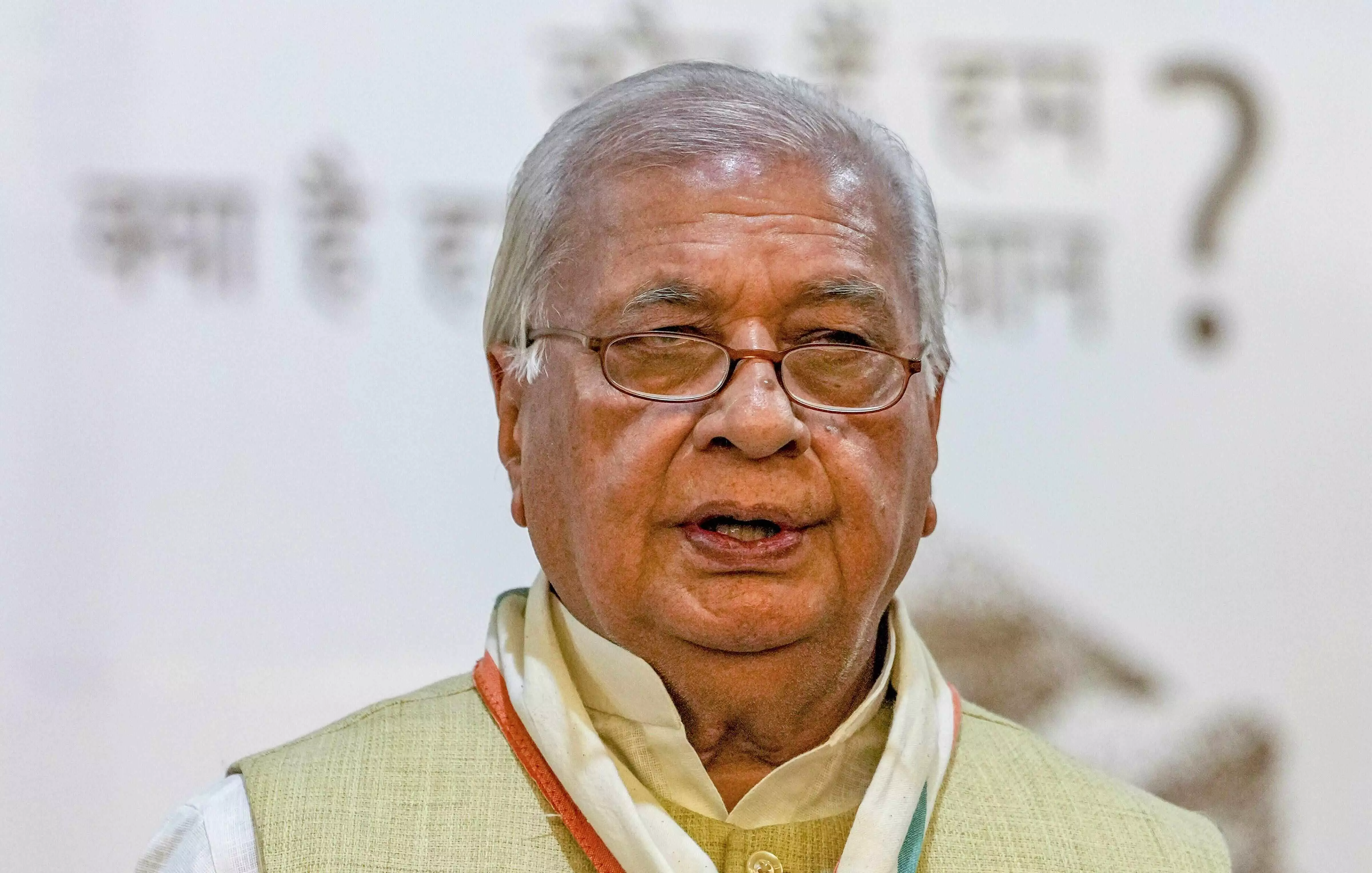 What action taken by state govt, CM against gold smugglers, asks Kerala Governor