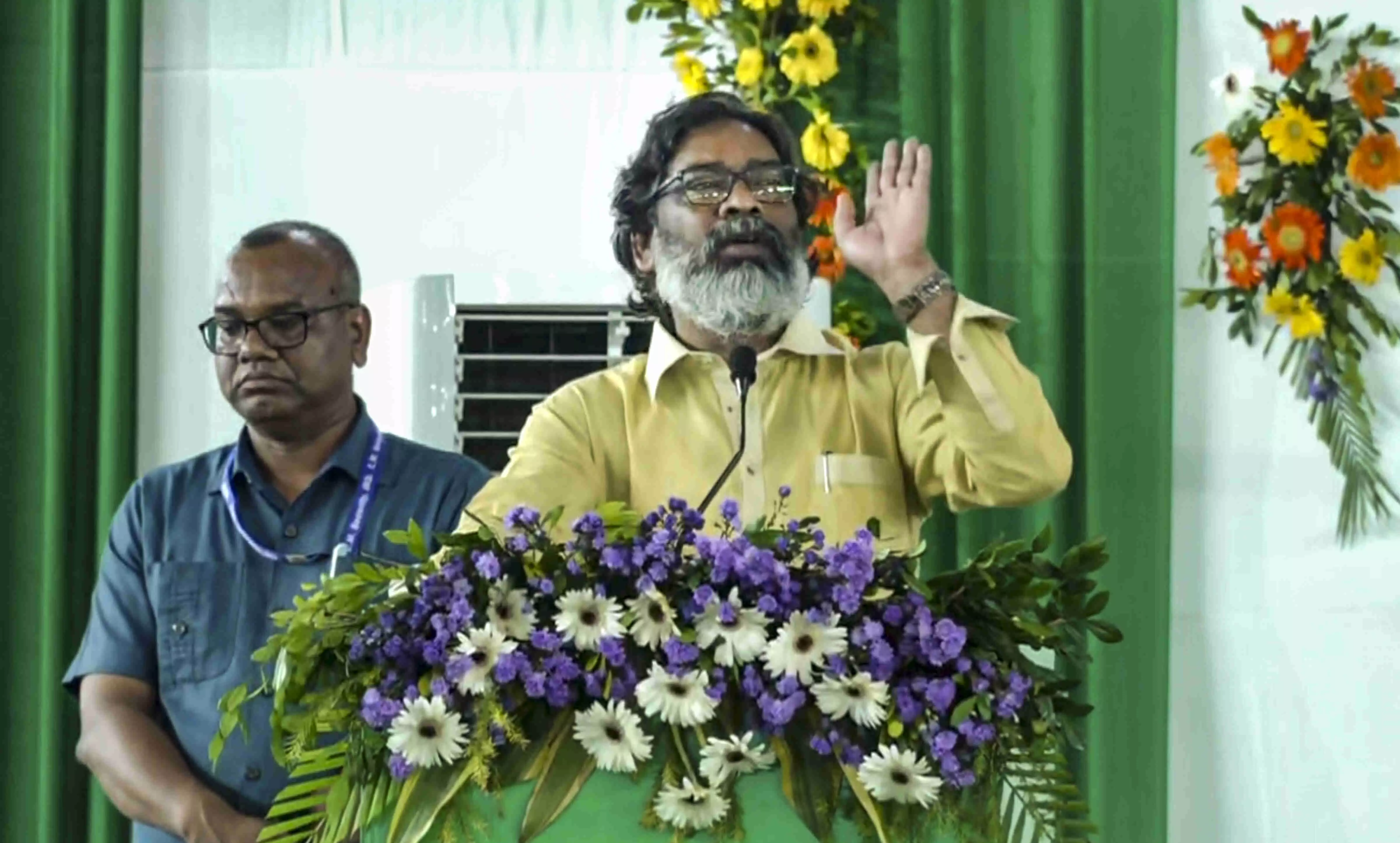 Had Centre cleared coal royalty dues, would have given Rs 3 lakh to Jharkhands women: Soren Had Centre cleared coal royalty dues, would have given Rs 3 lakh to Jharkhands women: Soren