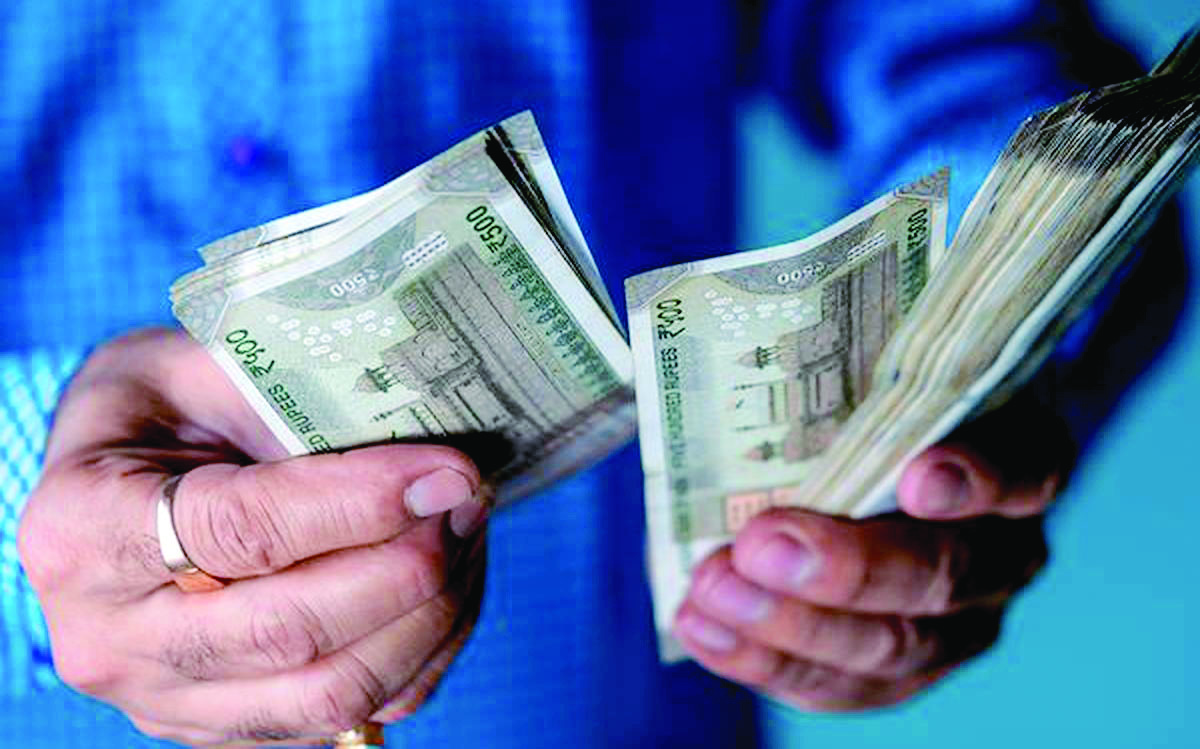 FPIs withdraw Rs 27,142 crore in three trading sessions of October
