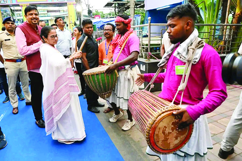 Bengal decks up to bask in Durga Puja fervour