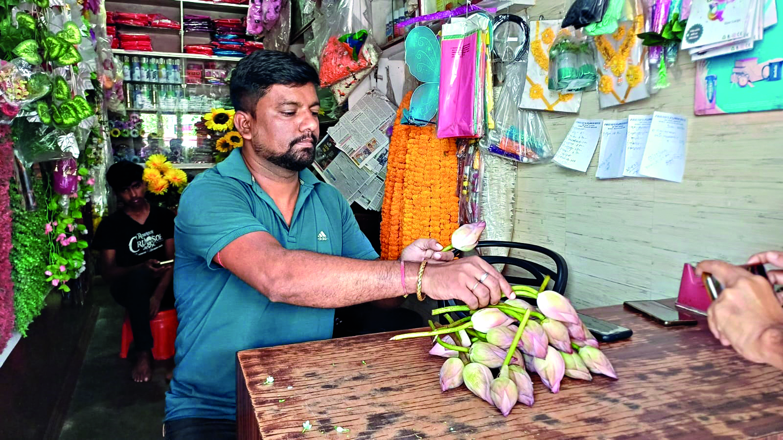 Flower crisis in Jalpaiguri ahead of Durga Puja