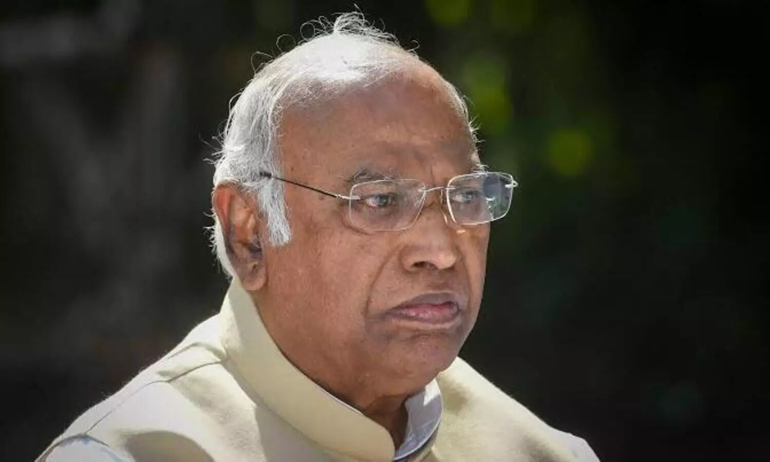 Girls must have equal opportunities to lead, mere slogans cannot usher change: Kharge