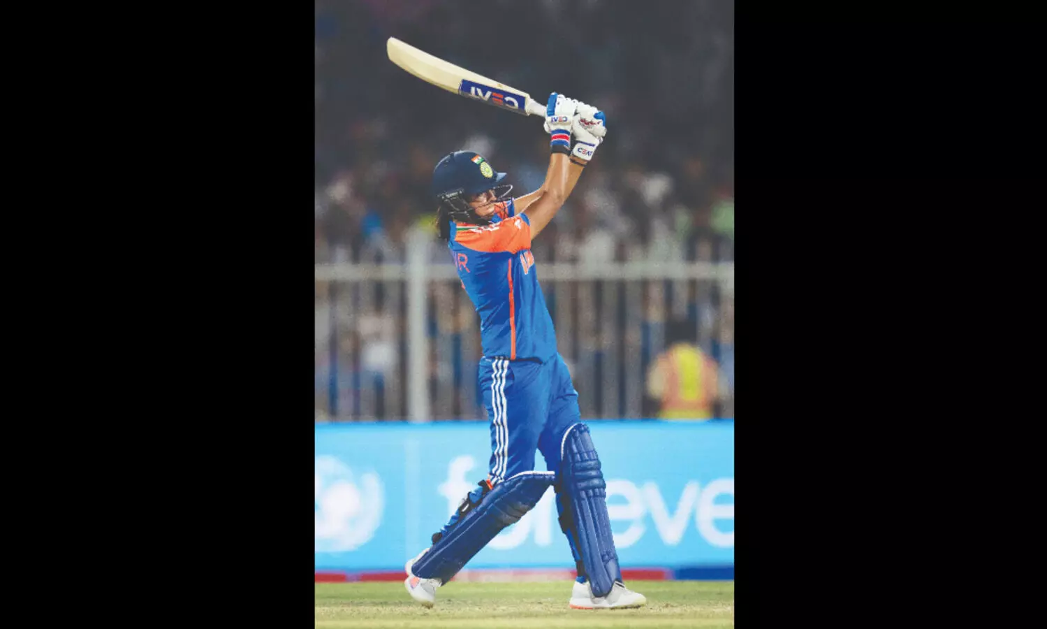 Australia dent India’s T20 WC semi-final hopes with 9-run win