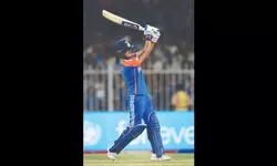 Australia dent India’s T20 WC semi-final hopes with 9-run win