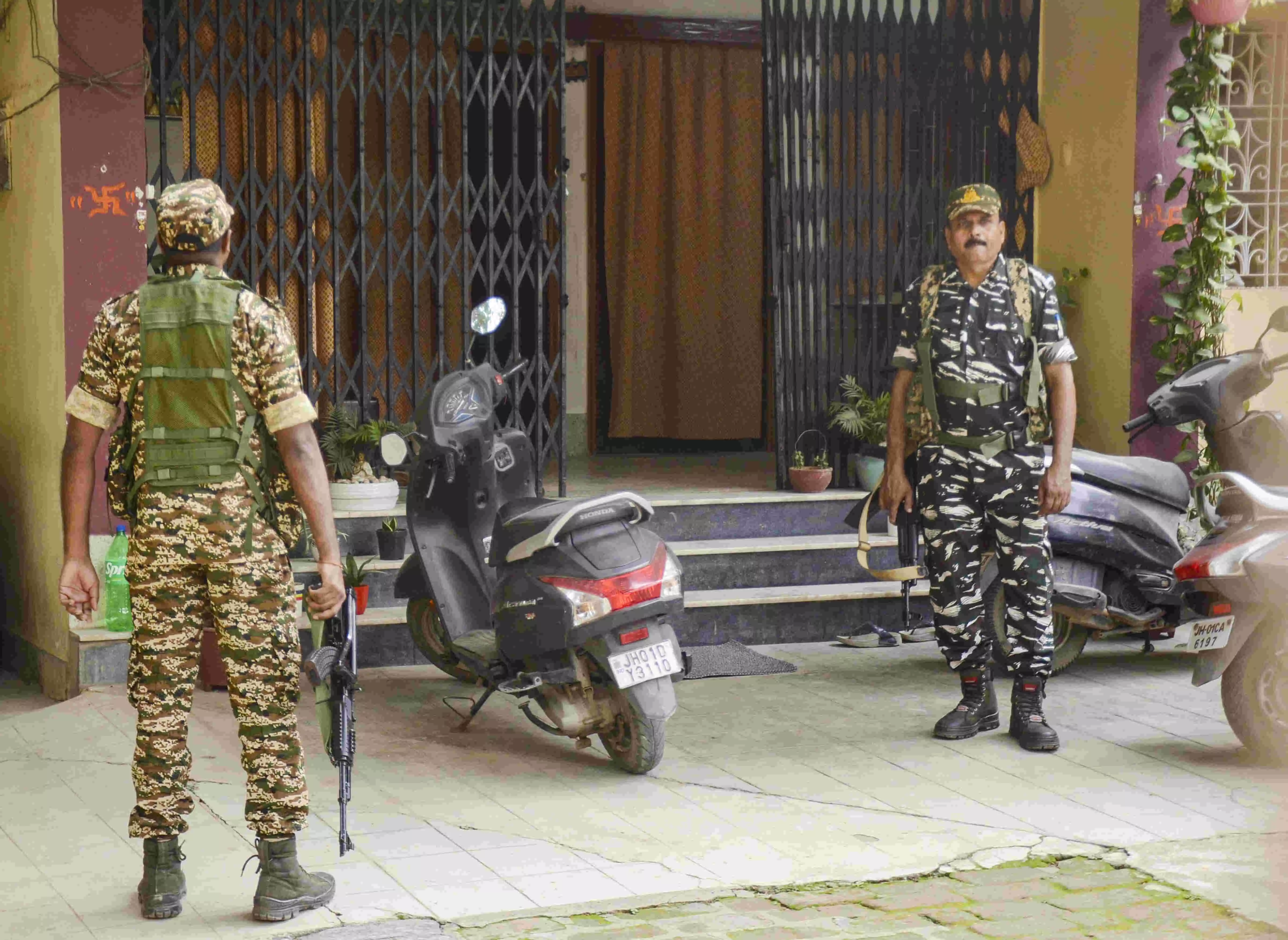 ED raids IAS officer, persons linked to minister in Jharkhand Jal Jeevan Mission case ED raids IAS officer, persons linked to minister in Jharkhand Jal Jeevan Mission case