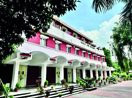 Be torchbearers of developed India in 2047: Jitendra Singh to DU students