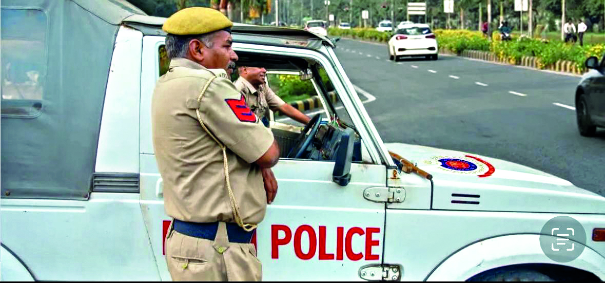 Commercial vehicle driver fatally stabbed, 6 detained