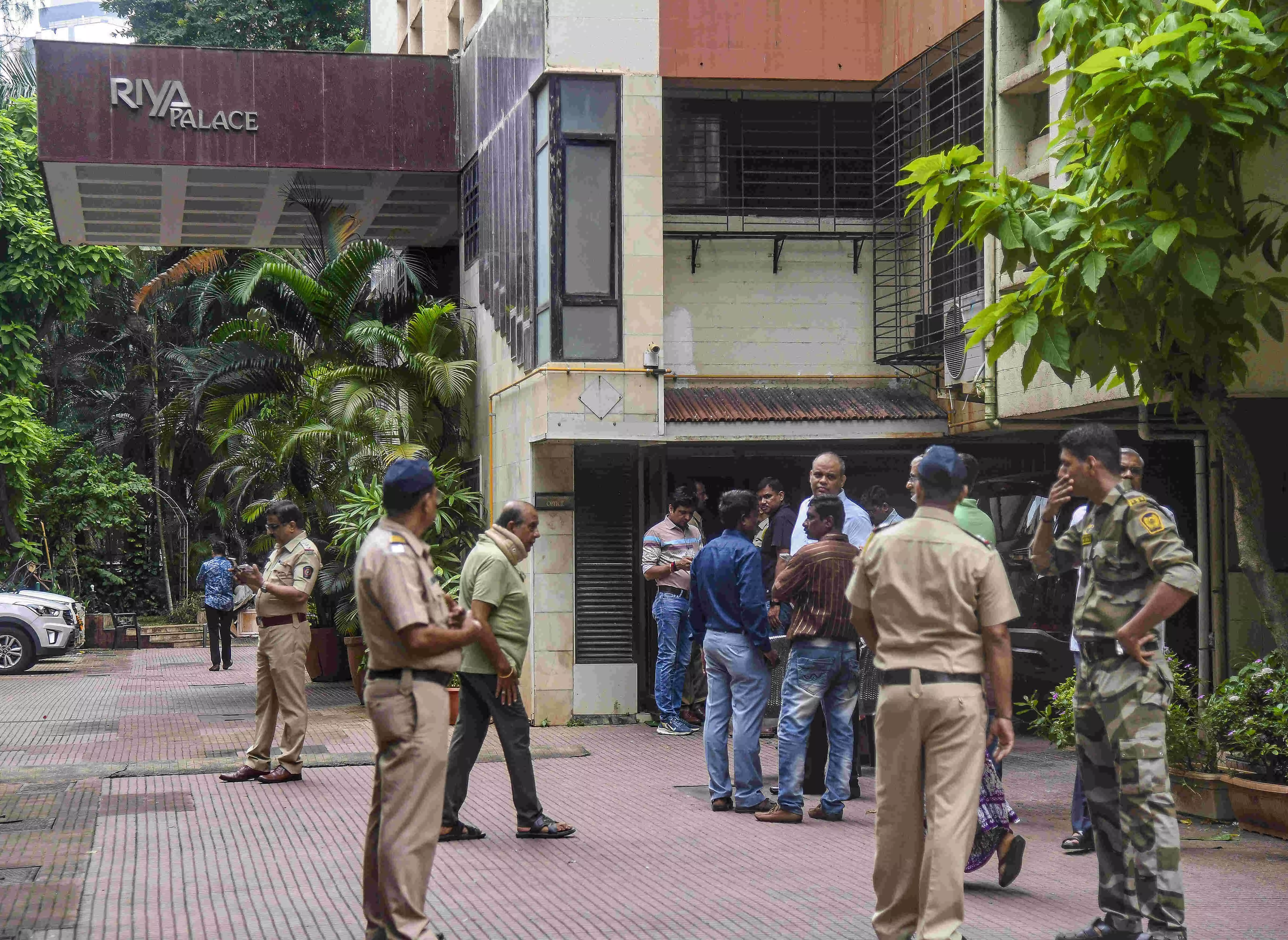 3 killed as fire breaks out in multi-storey building in Mumbai 3 killed as fire breaks out in multi-storey building in Mumbai