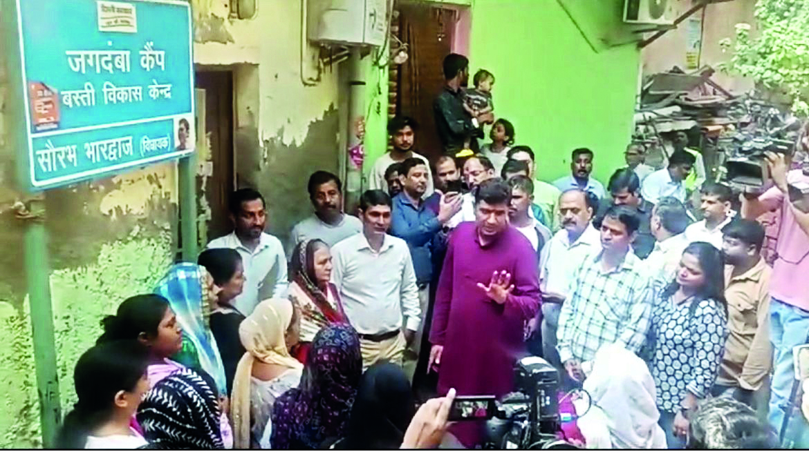 AAP’s ‘Jan Sampark Abhiyan’ kicks off in south Delhi’s Greater Kailash