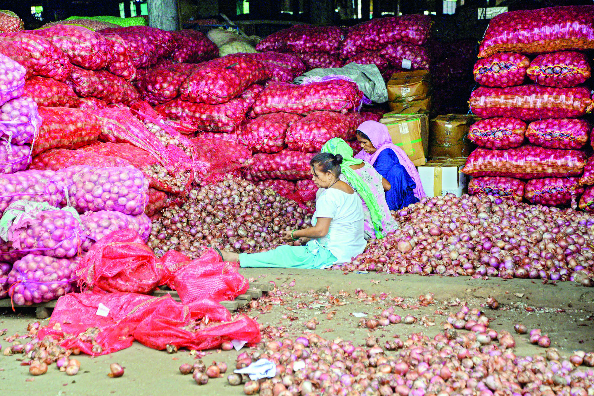 State to come up with 917 godowns for onion storage State to come up with 917 godowns for onion storage