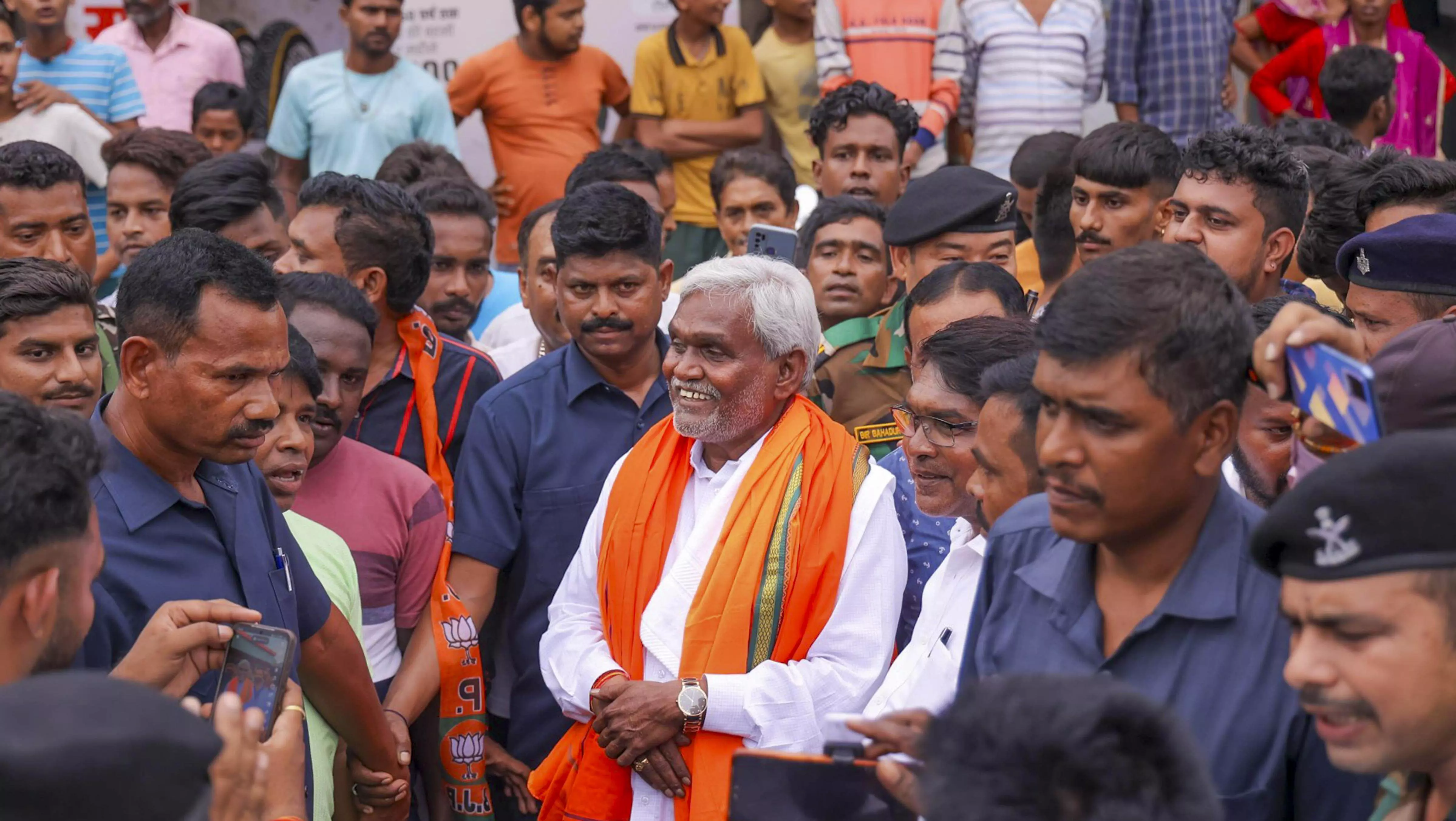 Former Jharkhand CM Champai Soren promises 2.87L jobs, self-employment to 5L people Former Jharkhand CM Champai Soren promises 2.87L jobs, self-employment to 5L people