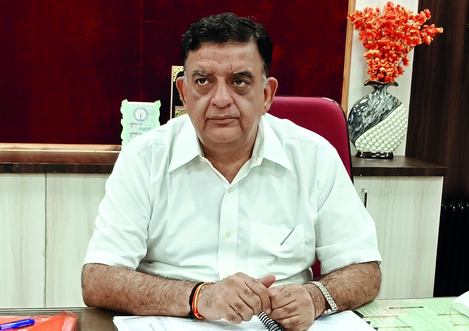 MP’s Datia collector pioneers ‘panic buttons with siren system’ installation for enhanced women’s safety