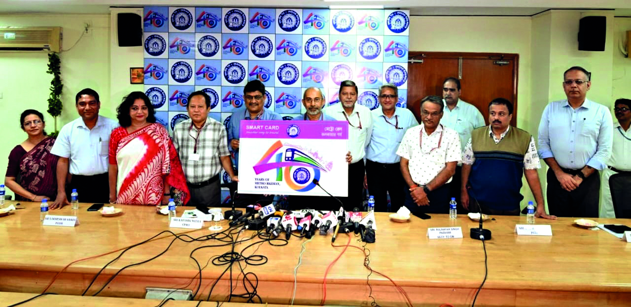 Metro kicks off 40-yrs elebrations, releases commemorative Smart Card Metro kicks off 40-yrs elebrations, releases commemorative Smart Card