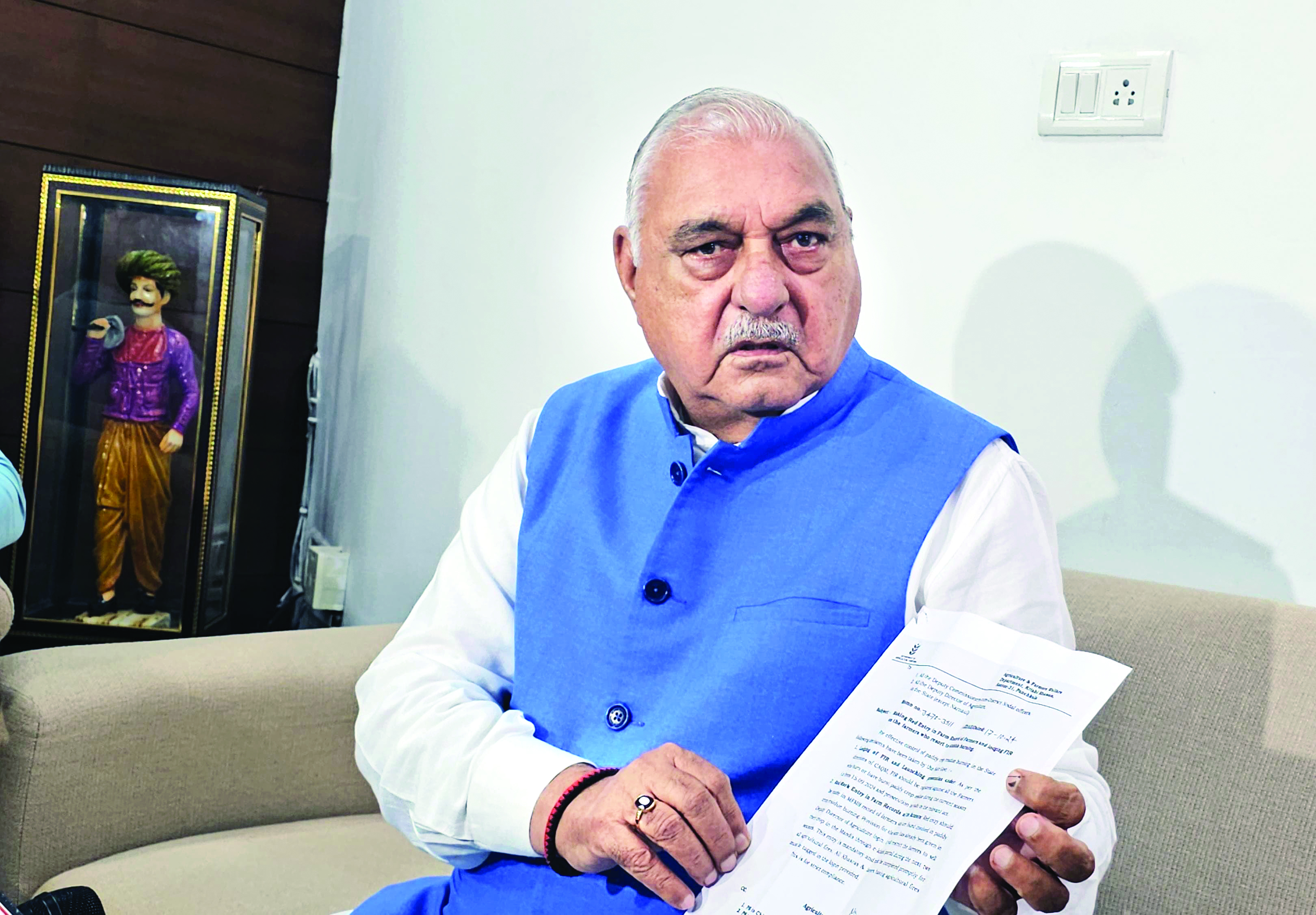 Govt should take back the decision to take action against farmers for burning stubble: Bhupinder Hooda Govt should take back the decision to take action against farmers for burning stubble: Bhupinder Hooda