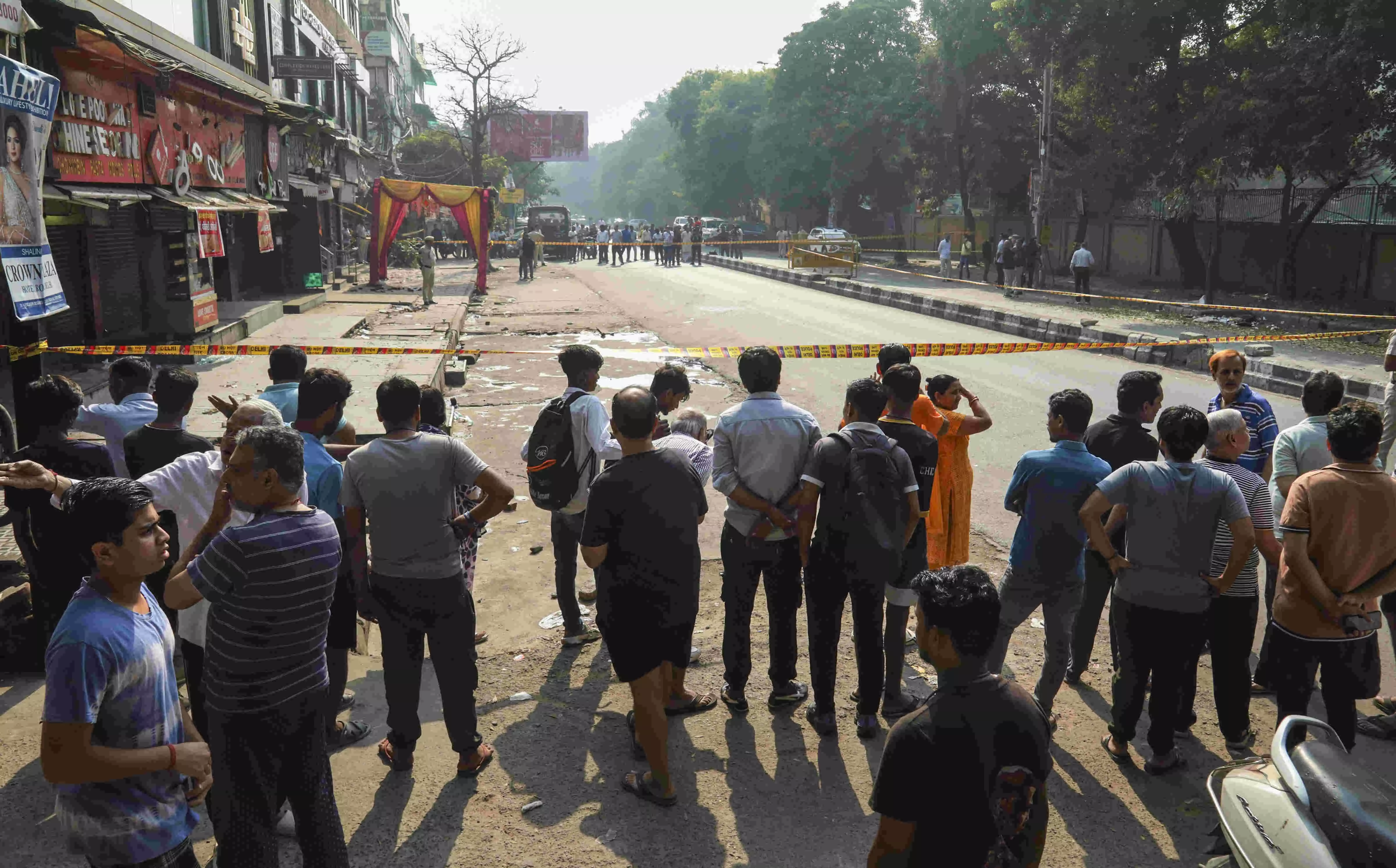 Loud blast heard near CRPF school in Delhis Rohini; fire trucks, bomb squad, police rush to spot Loud blast heard near CRPF school in Delhis Rohini; fire trucks, bomb squad, police rush to spot