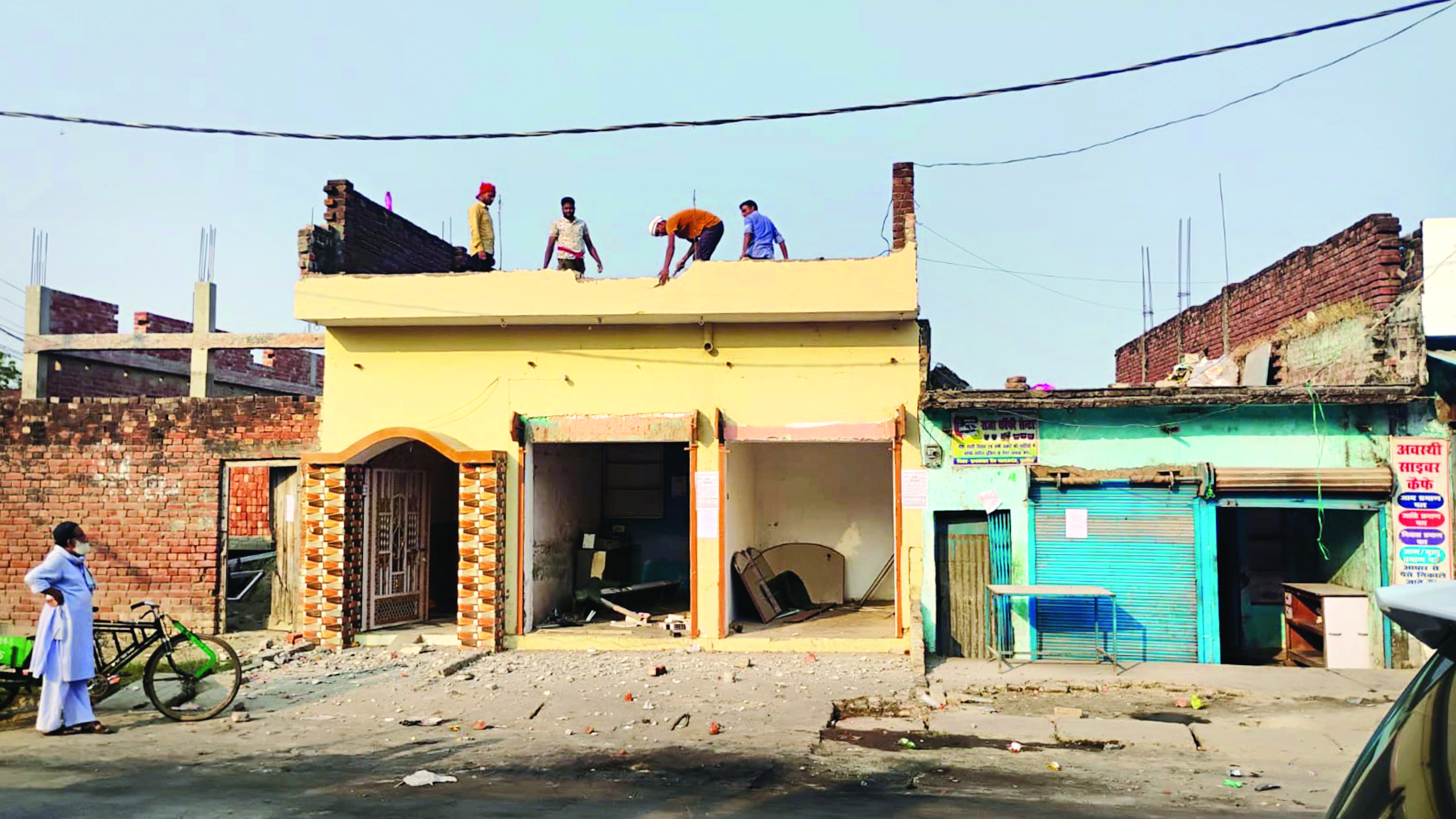 HC grants 15 more days to file replies to those served with demolition notices