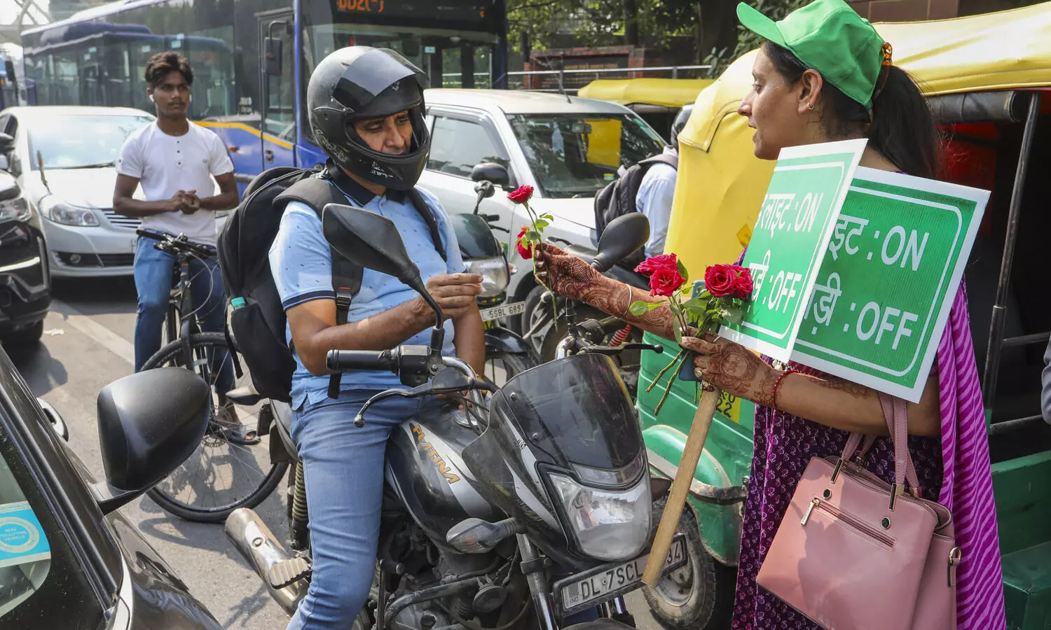 Rai launches Red Light On, Gaadi Off campaign, urges BJP not to take revenge on Delhiites