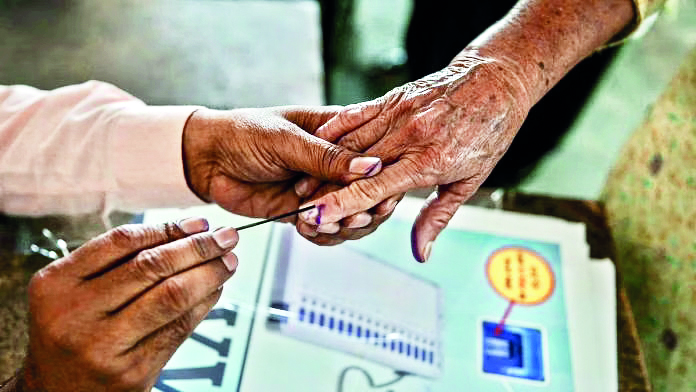 Left-Congress alliance ‘in disarray’; Trinamool Congress eyes clean sweep Left-Congress alliance ‘in disarray’; Trinamool Congress eyes clean sweep