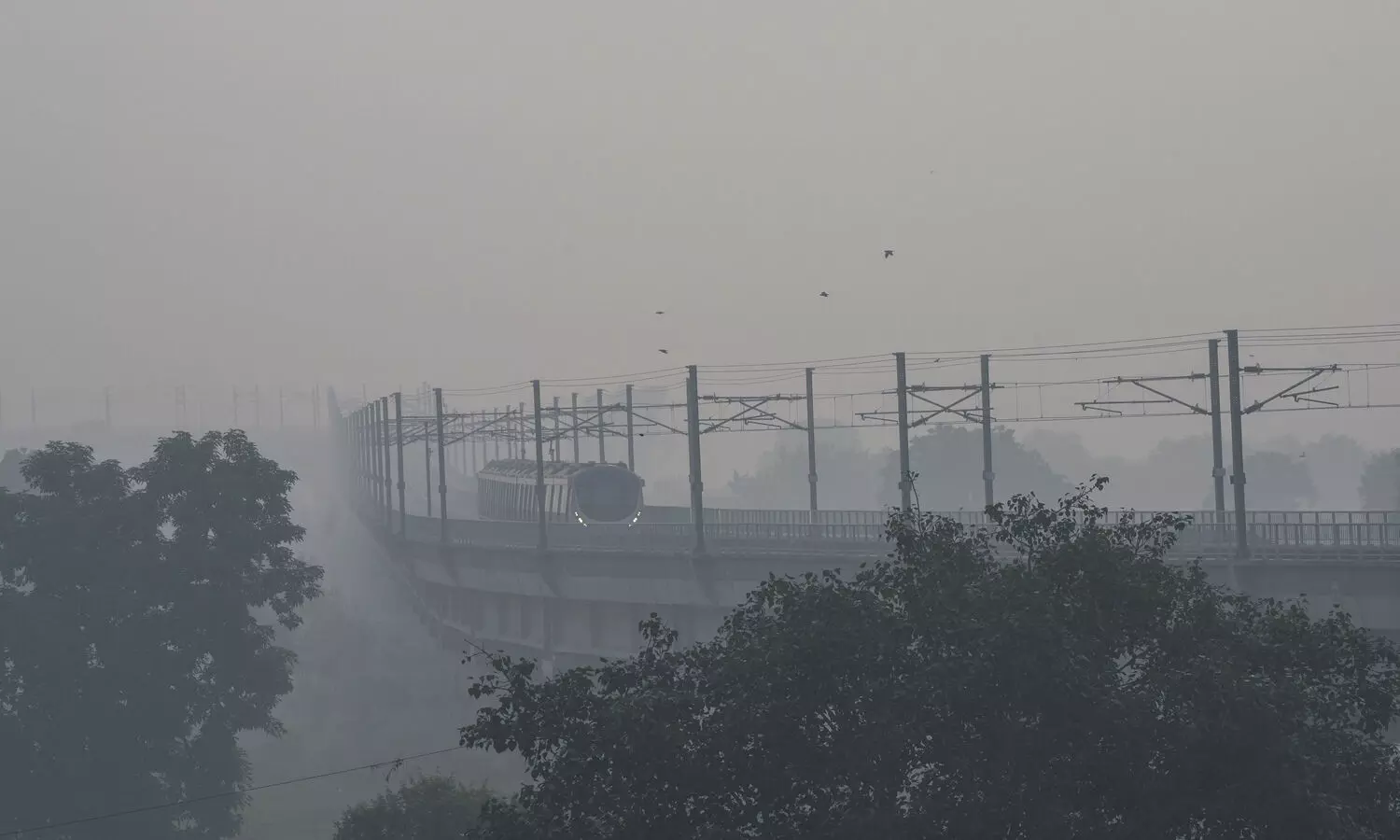 Delhi chokes under smog as AQI hits ‘very poor’ mark, GRAP stage II enforced