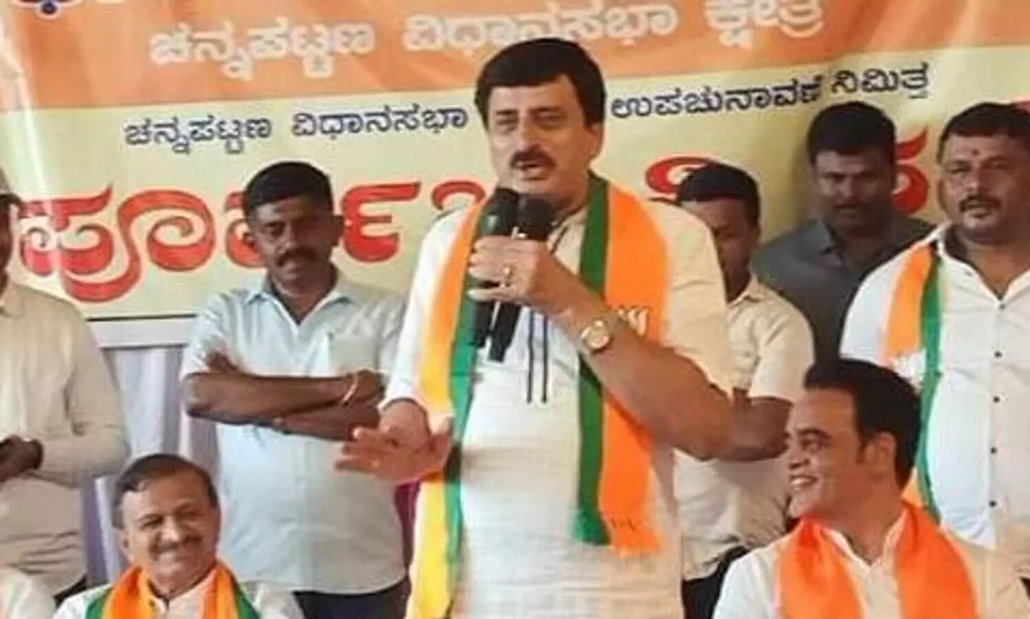 BJP leader Yogeeshwara joins Cong, set to be its candidate in Channapatna Assembly bypoll