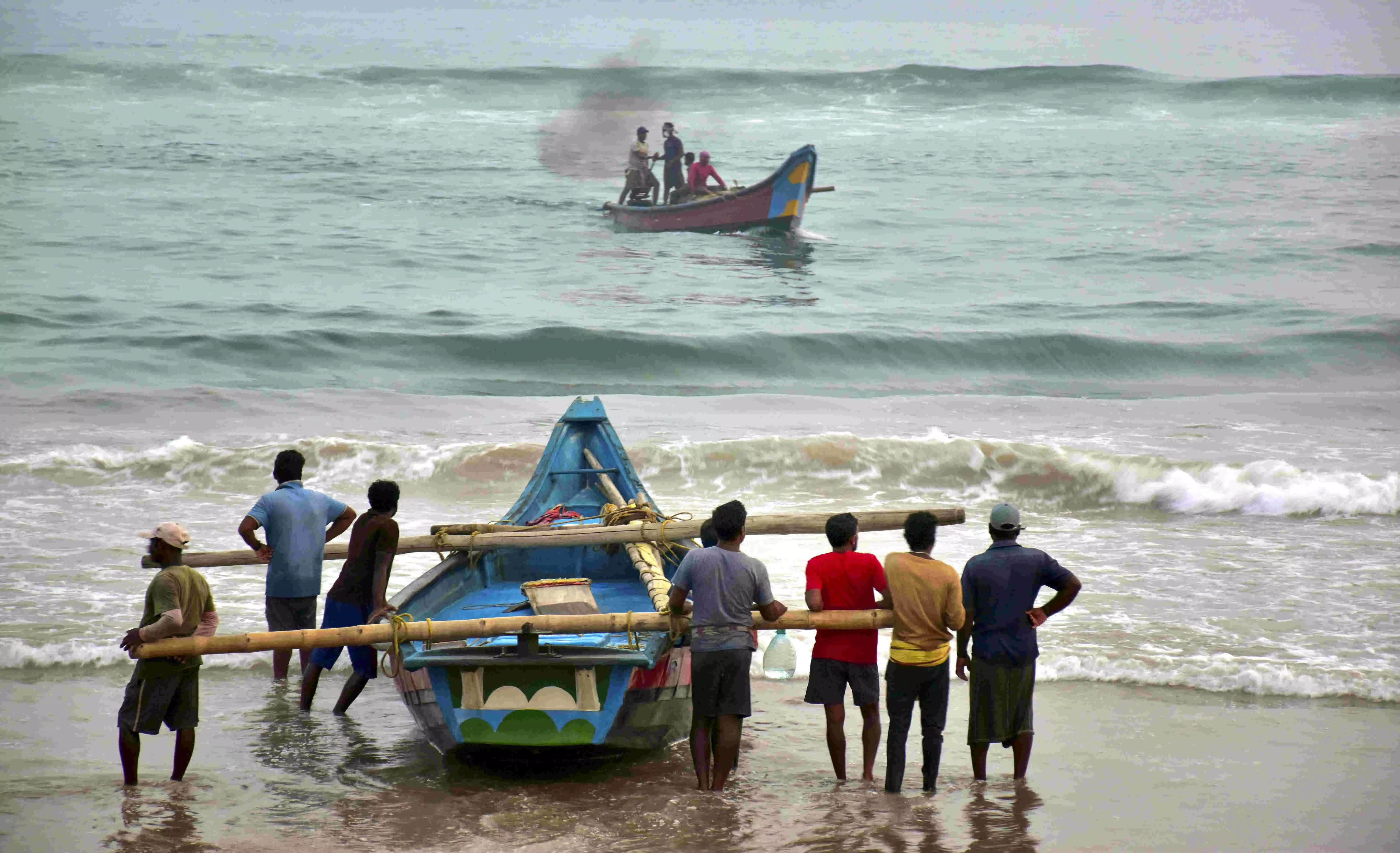 Cyclone Dana likely to make landfall between Bhitarkanika park & Dhamra port in Odisha: IMD Cyclone Dana likely to make landfall between Bhitarkanika park & Dhamra port in Odisha: IMD