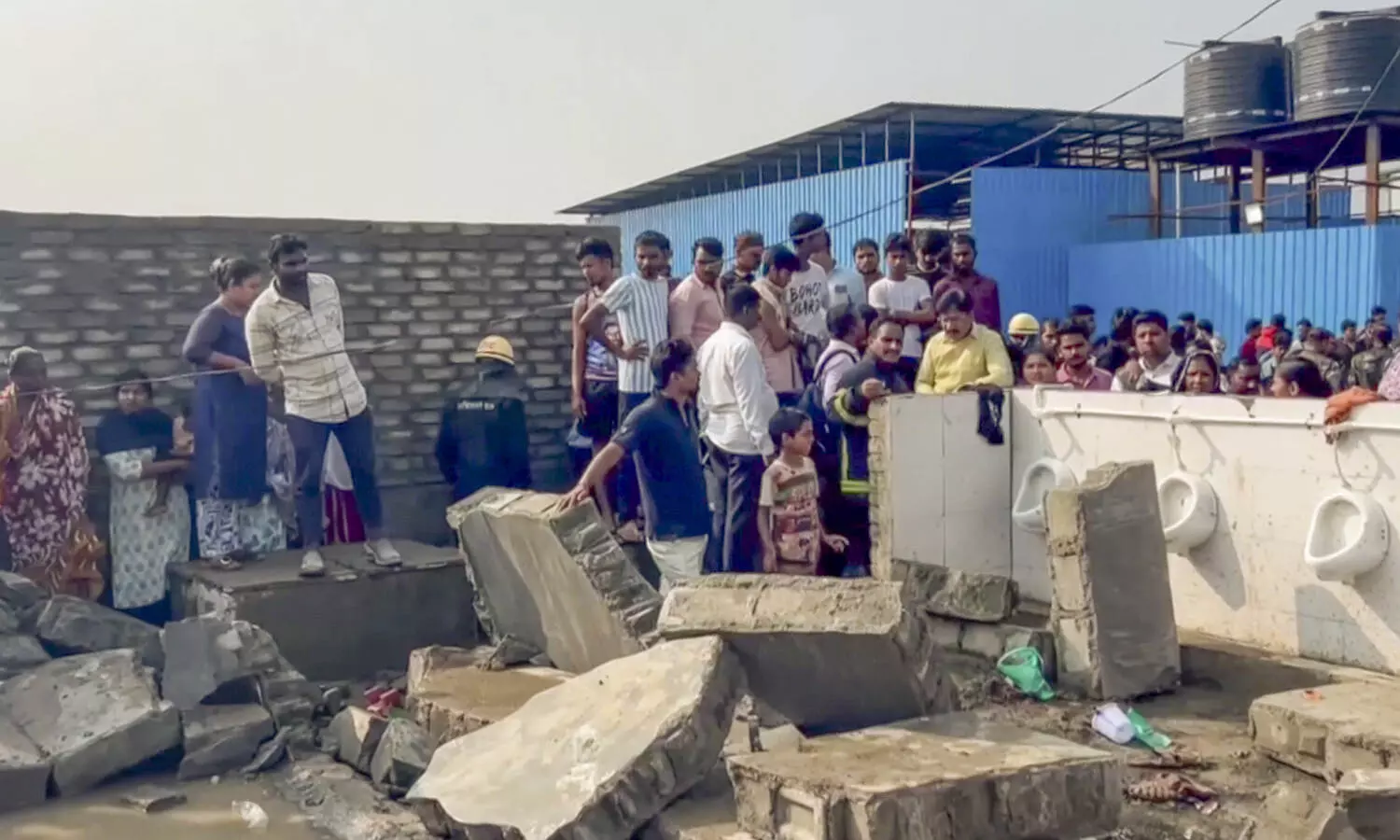 3 labourers killed, 7 injured as water tank collapses in Pune