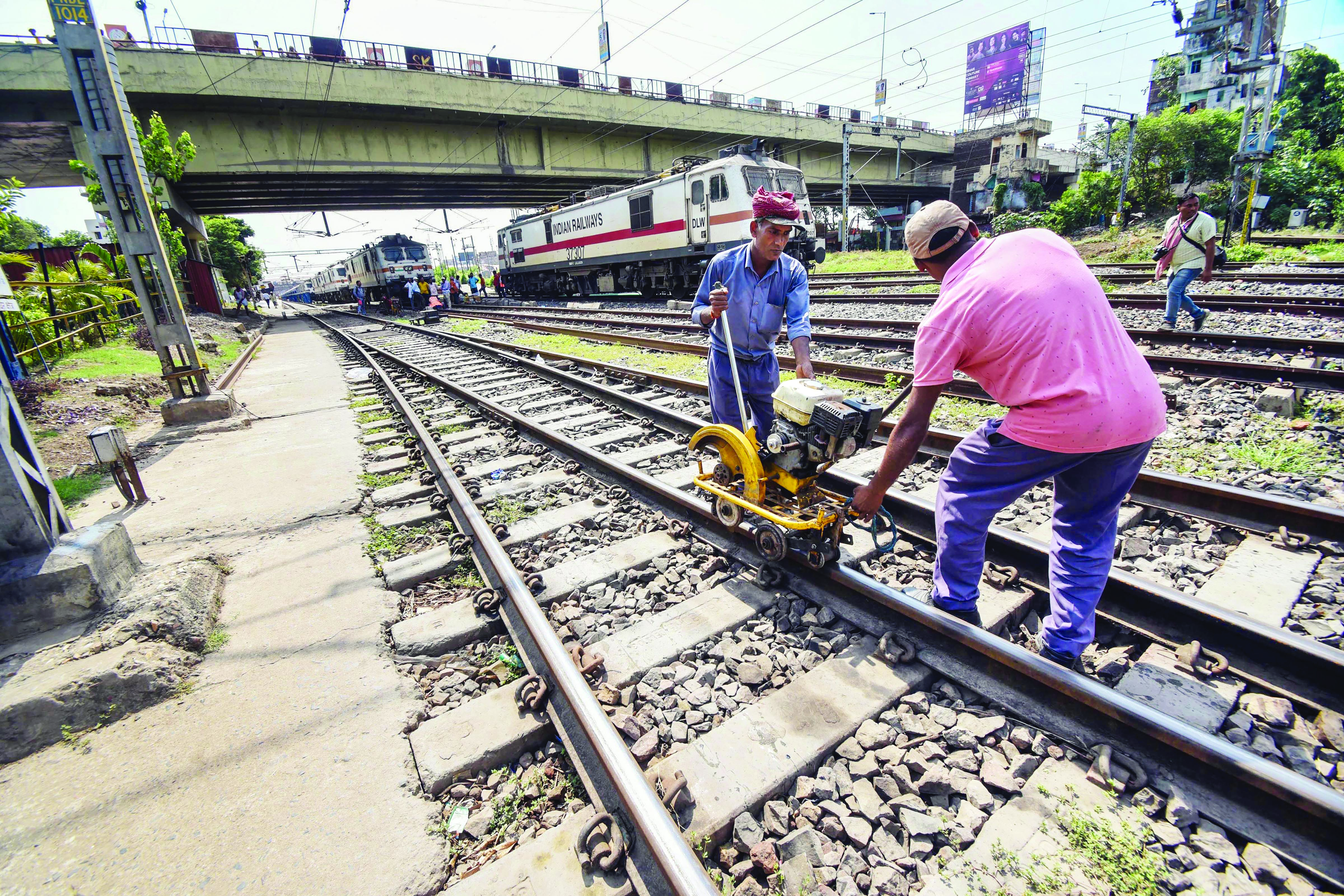 Cabinet approves two major Railway projects worth Rs 6,798 crore Cabinet approves two major Railway projects worth Rs 6,798 crore