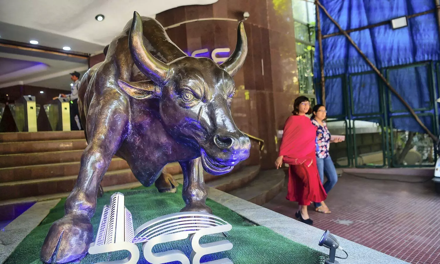 Markets rebound in early trade on buying in ICICI Bank, firm trends in Asian peers