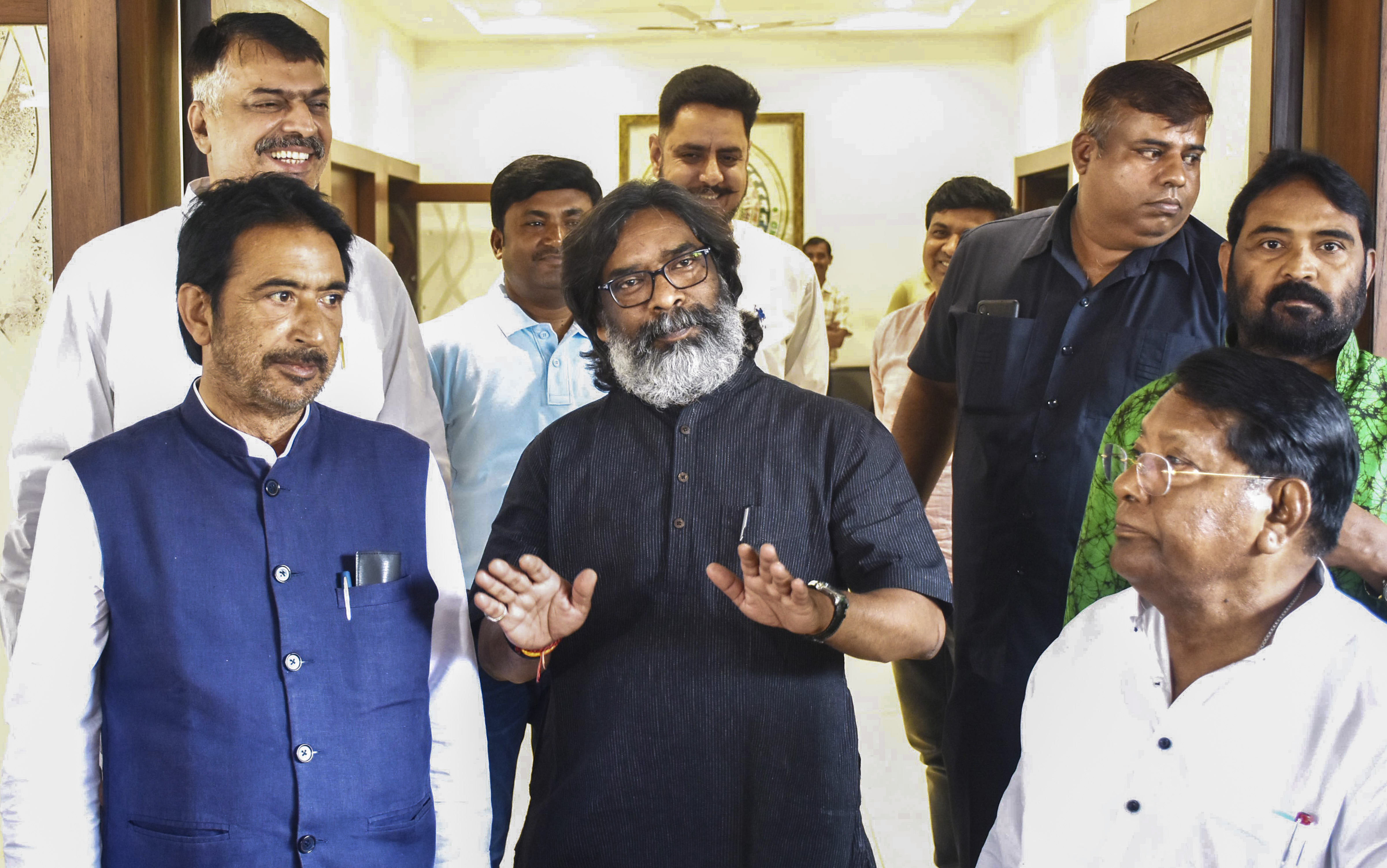 JMM demands removal of chief electoral officer, two IPS officers ahead of polls