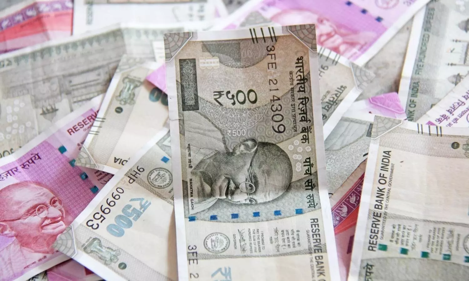 Rs 17 lakh unaccounted cash seized from vehicle in Mumbai ahead of polls