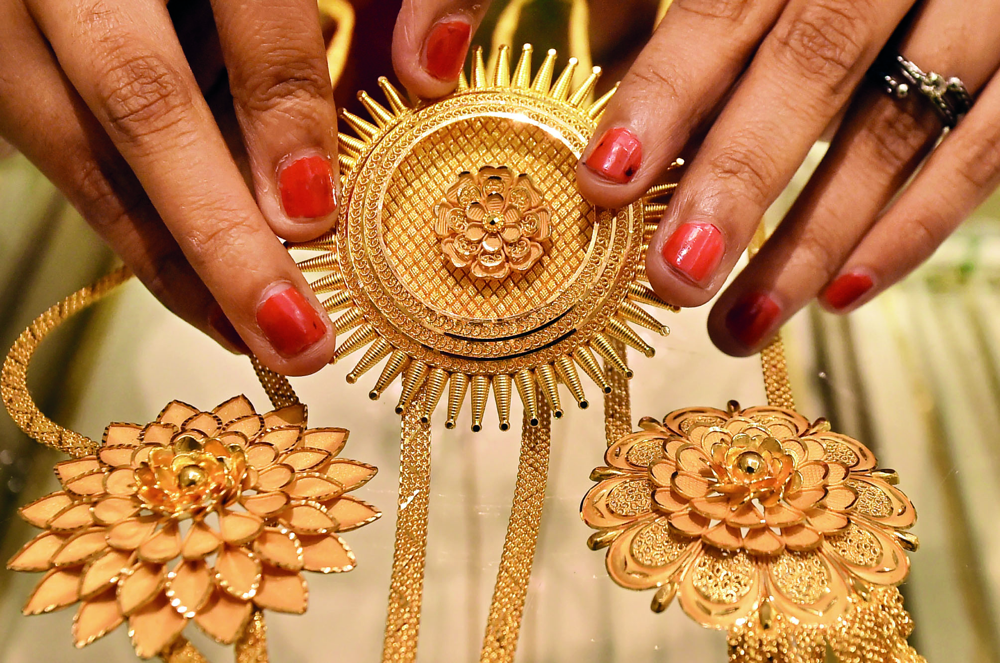 Govt revises wastage norms for gold & silver jewellery exports Govt revises wastage norms for gold & silver jewellery exports