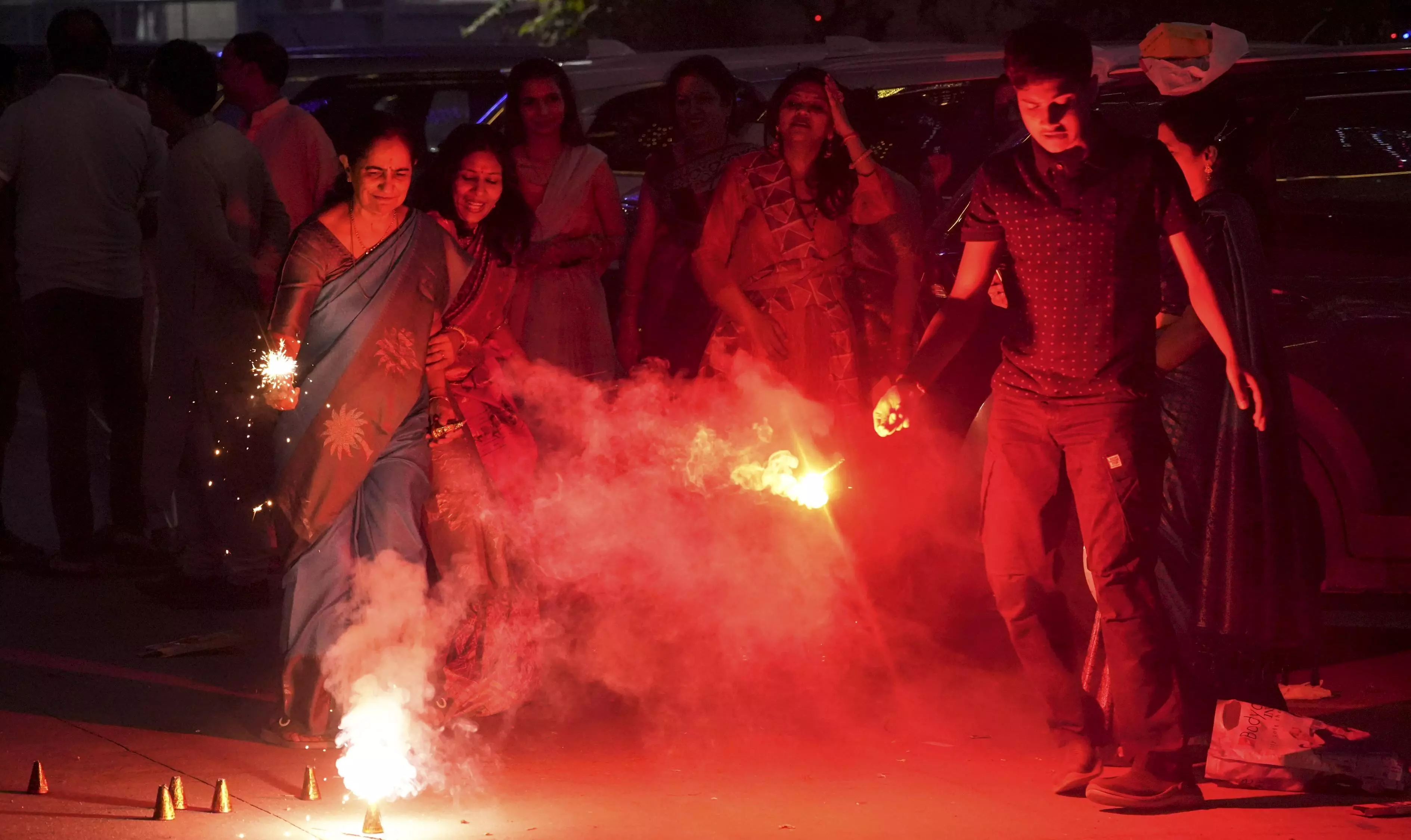 Delhi Fire Services receive 318 fire-related calls on Diwali, highest in 13 years