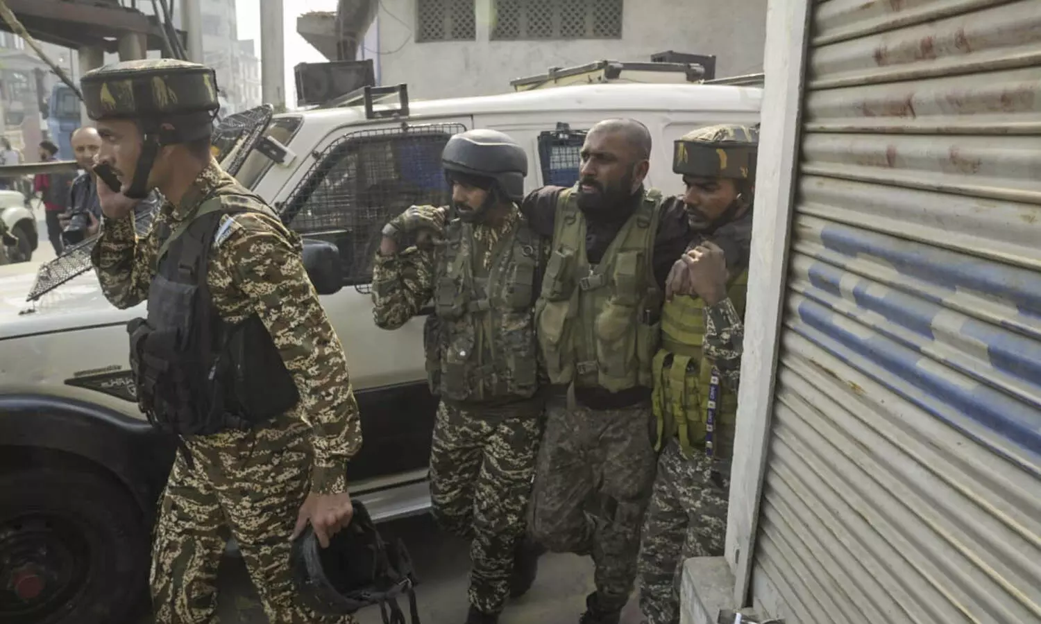Terrorist killed, four security personnel injured in Srinagar encounter