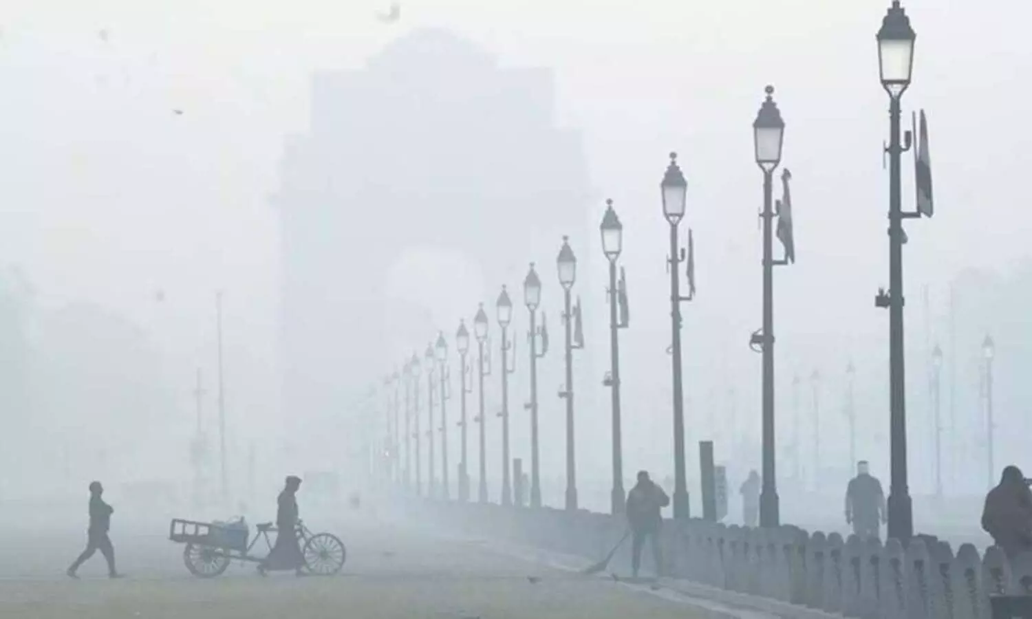 Delhis air quality very poor, smog blankets city