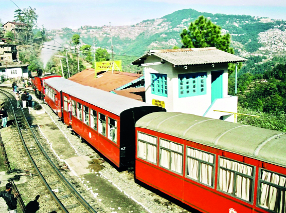 Himachal CM asks Railways to operate Kalka-Shimla rail line on green hydrogen