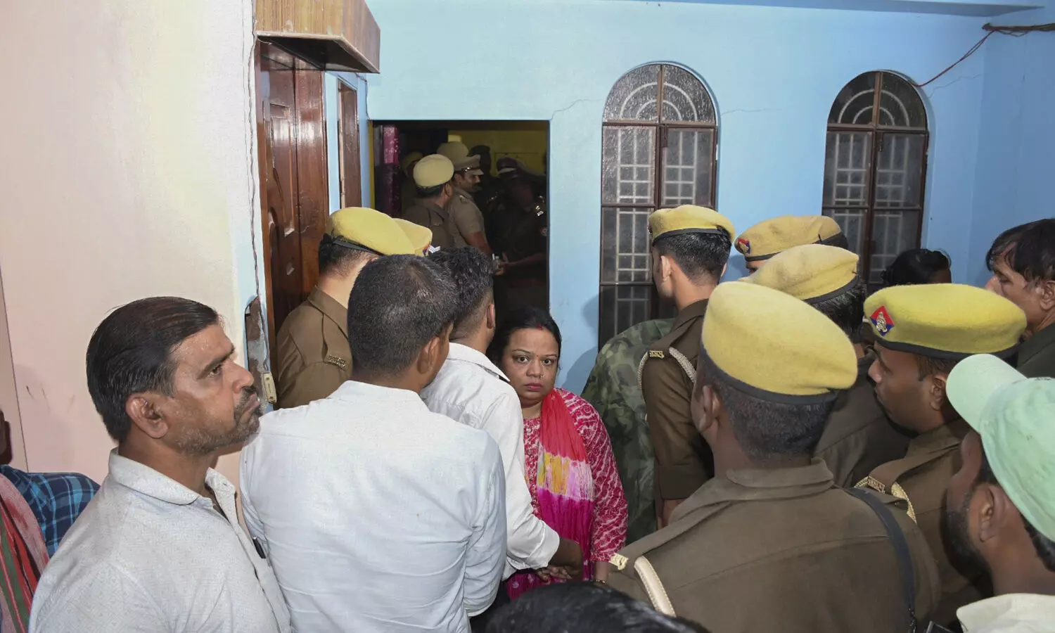 Out on bail, murder accused shoots dead wife, three children in Varanasi