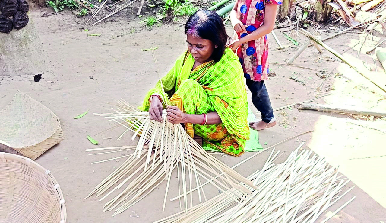 Artisans hard at work to meet high demand for bamboo craftwork